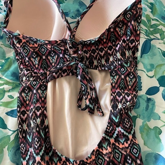 Shade & Shore Tribal One Piece Swimsuit 38B - Picture 5 of 6